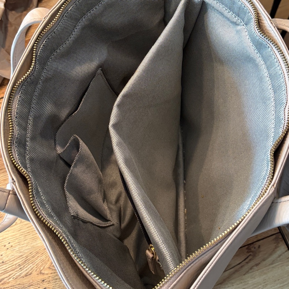 Vince Camuto Handbag Style VC Reed - Picture 11 of 14